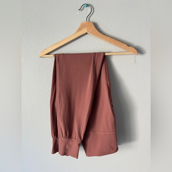 Lululemon Align Joggers - Picture 4 of 5